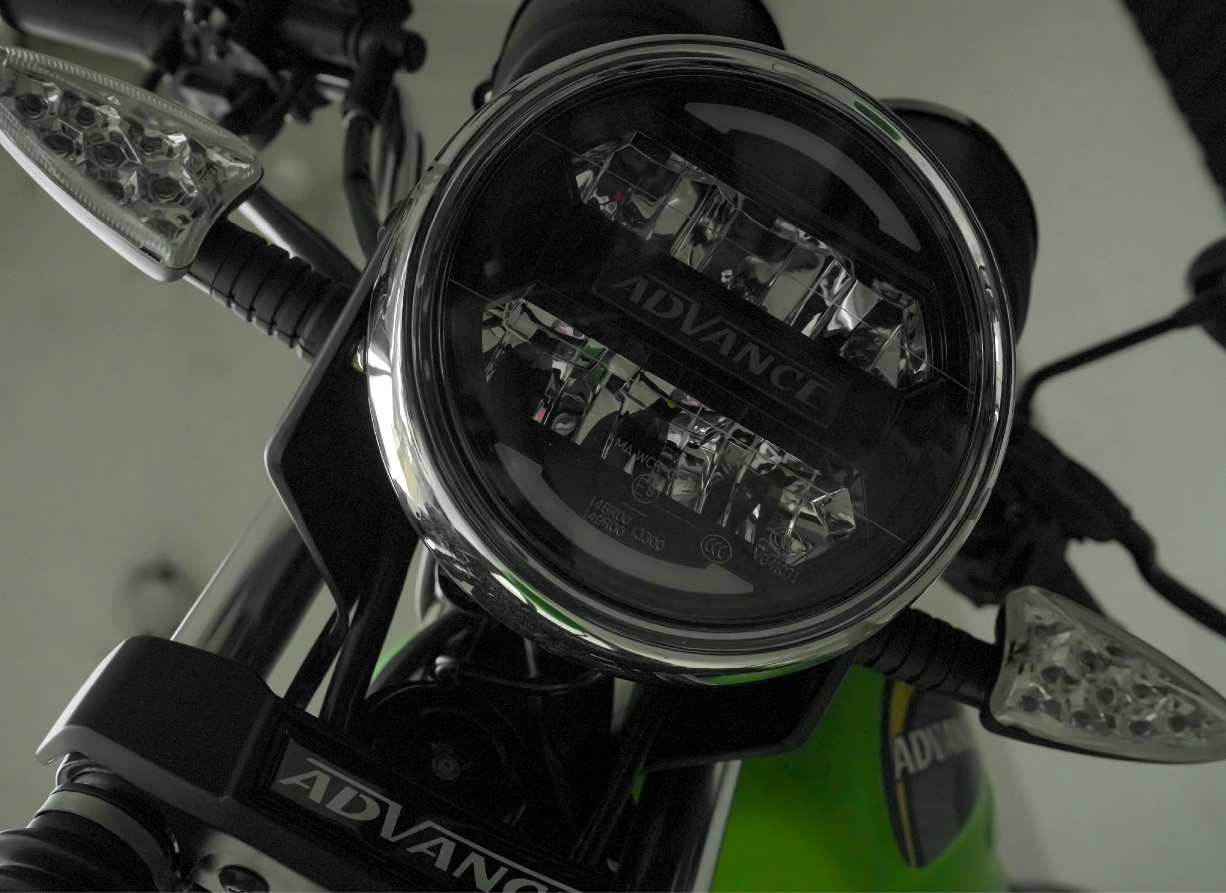 ADVANCE NEO FIRE 150 - Thumbnail 4